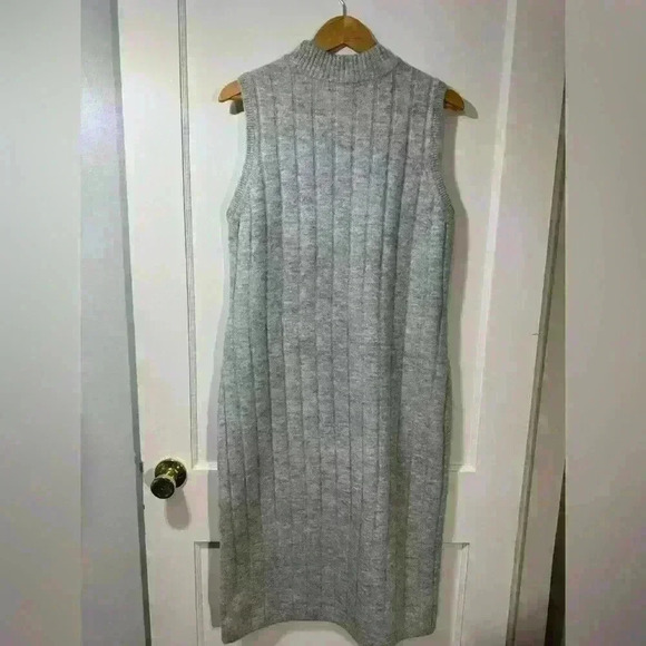 House of Harlow 1960 Gray, Sweater Dress - Picture 3 of 5